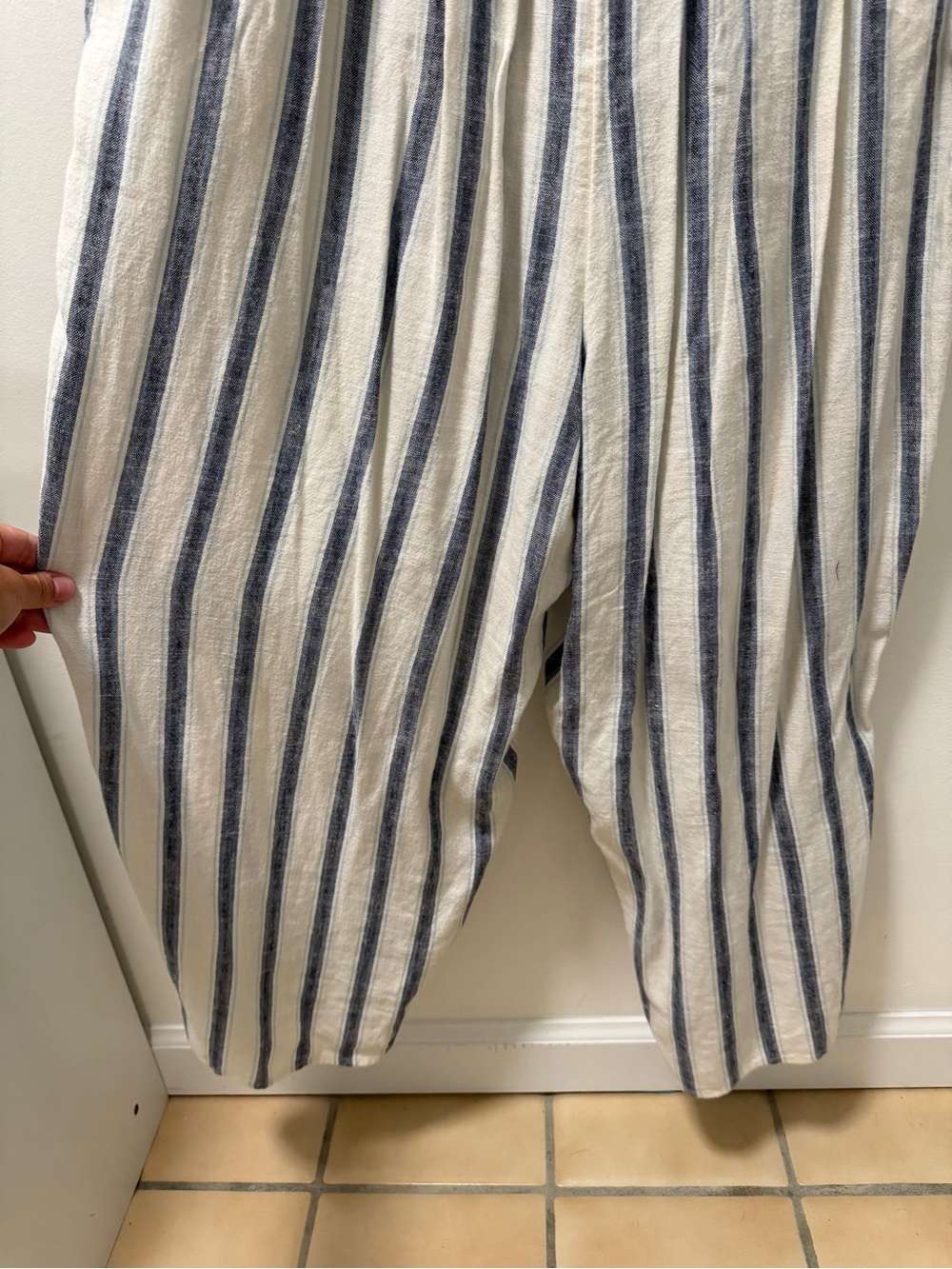 Old Navy White and Navy Striped Wide-Leg Jumpsuit - Picture 6 of 6